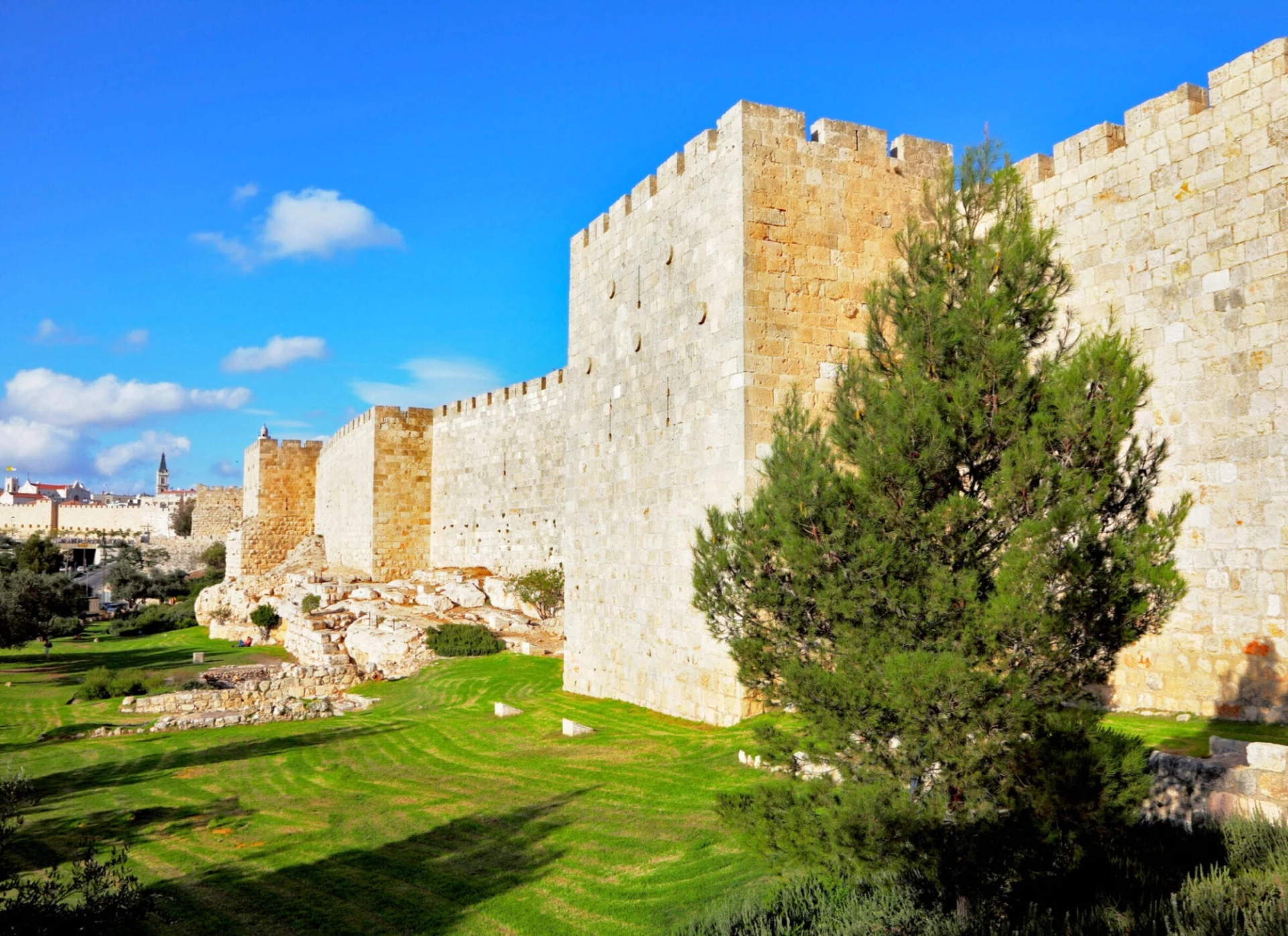 Walls of Jerusalem: The First Wall