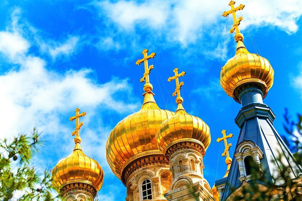 Touring-Mt-Olives-and-Old-City-Jerusalem-ViewpointChapel-of-the-Ascension- Church of Mary Magdalene Domes