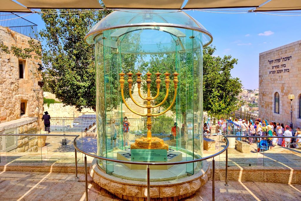 Jewish Quarter Ultimate Guide - Menorah