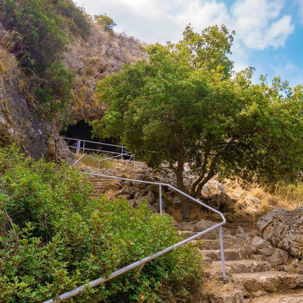 Nahal-Mearot-Nature-Reserve-Trail-Up