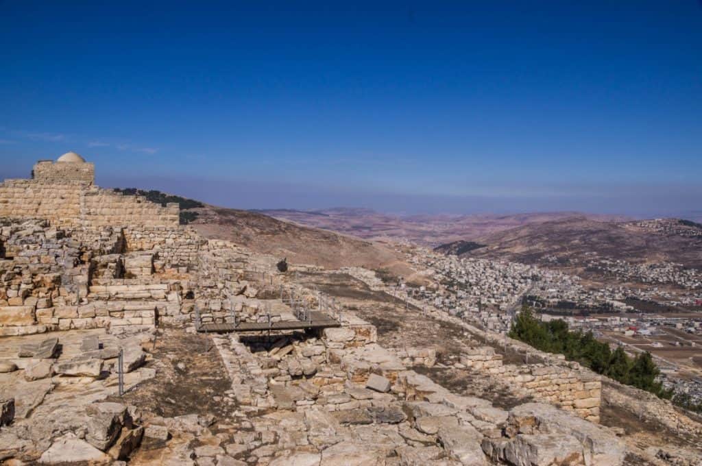 Lets-Tour-Mount-Gerizim-Ruins