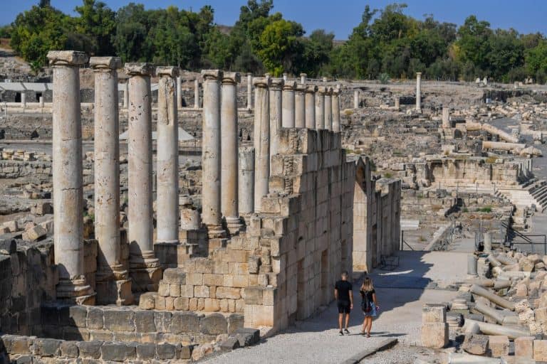 Top-10-Archaeological-Sites-in-Israel-Beit-Shean-2