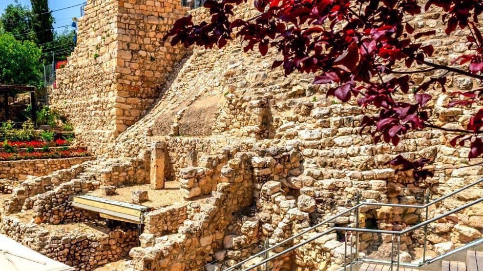 Roman-Sword-Unearthed-Jerusalem-City-of-David