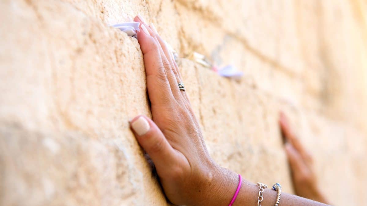 Touring-Mt-Olives-and-Old-City-Jerusalem-western-wall