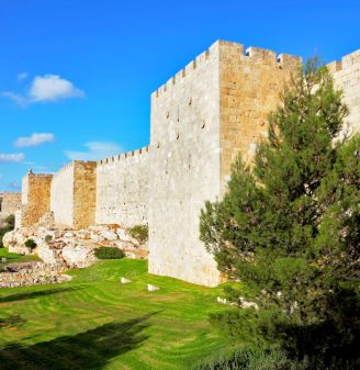 Walls of Jerusalem: The First Wall